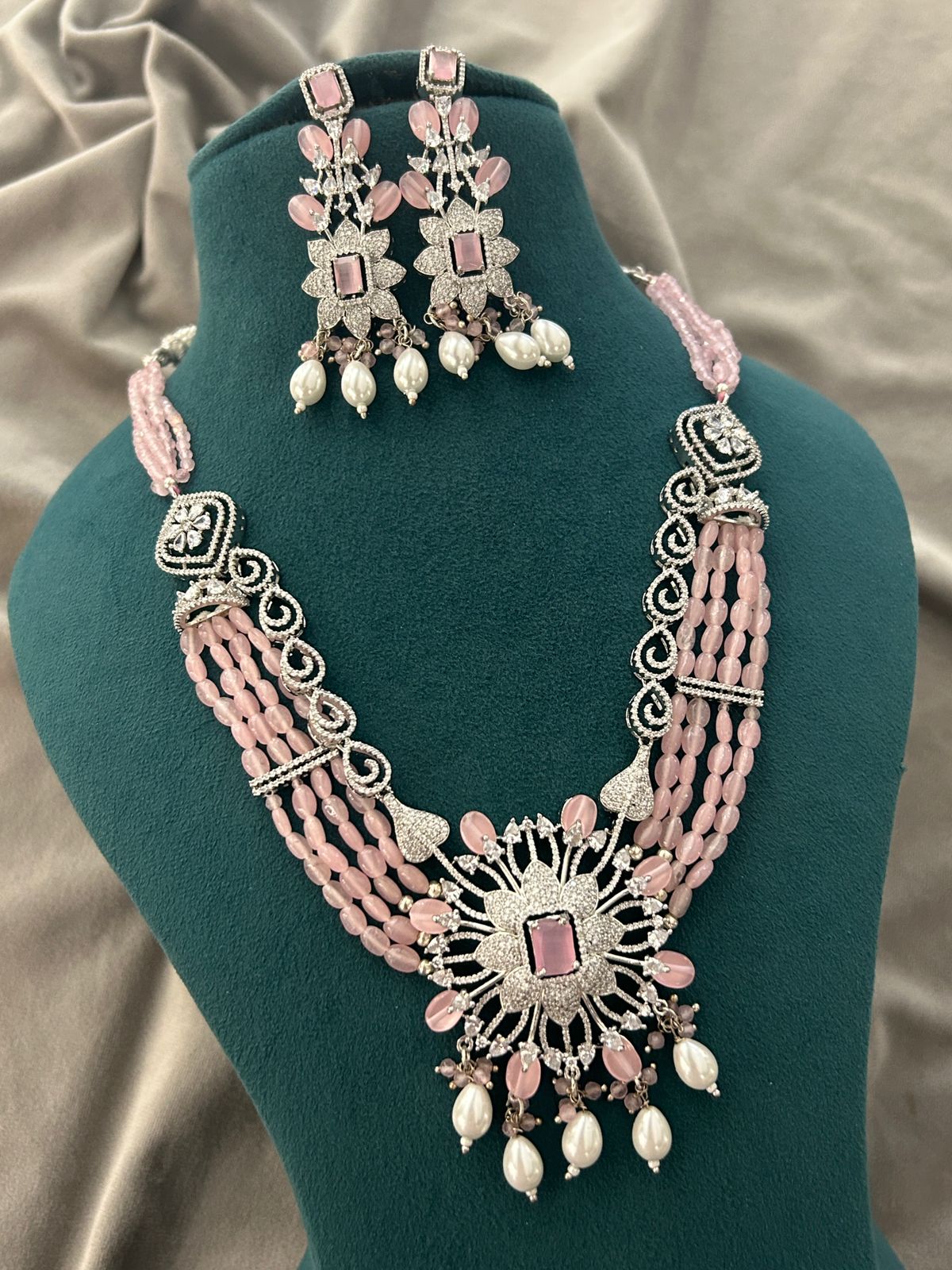 Blush Pink Pearl Elegance Necklace Set